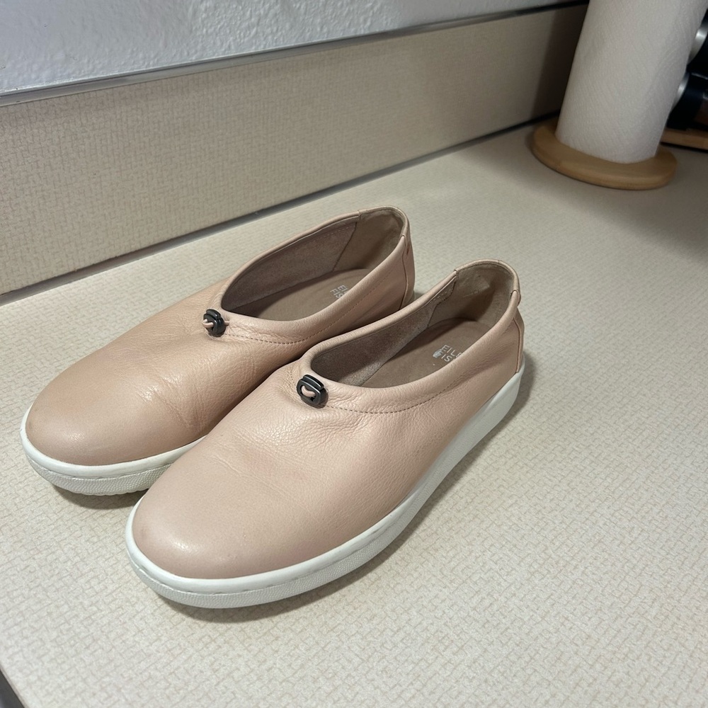 Eileen fisher Sydney slip on leather shoes